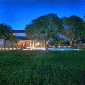 4 bedroom villa with pool near Svetvinčenat, Istria, sleeps 10